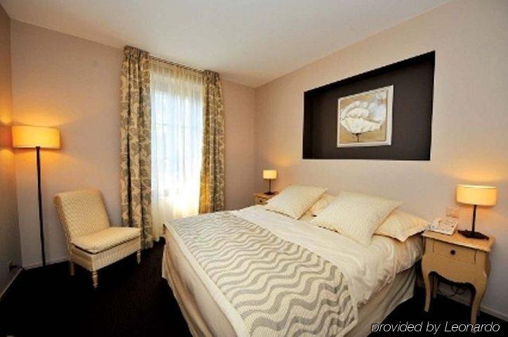 Hostellerie Le Petit Manoir Моржес Стая снимка